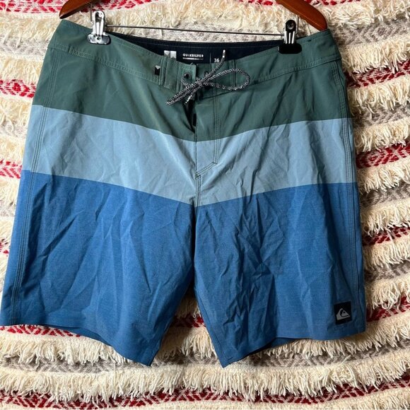 QuikSilver Board Shorts 91%-Polyester 9%-Elastane Size 36 - Picture 1 of 5
